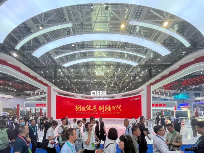 PG国际
展馆前人头攒动